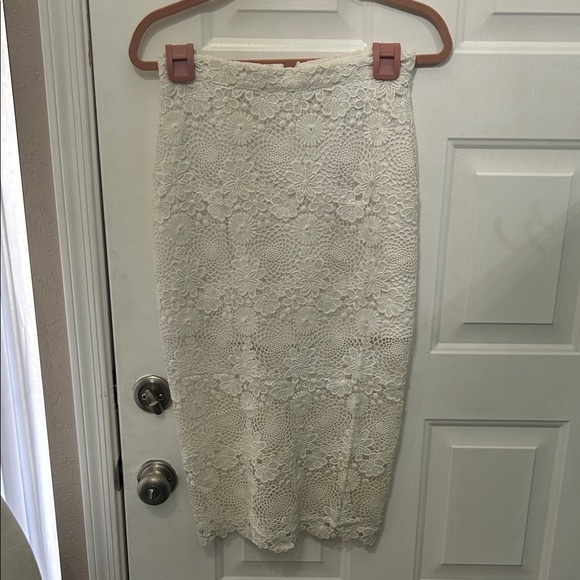 Topshop Ivory Floral Lace Pencil Skirt - Picture 1 of 5